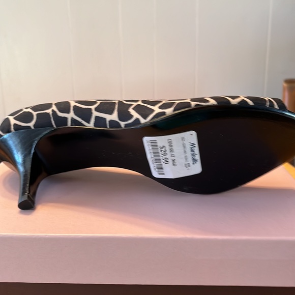 Bandolino Giraffe Print peep toe heels size 9 1/2 - Picture 4 of 5